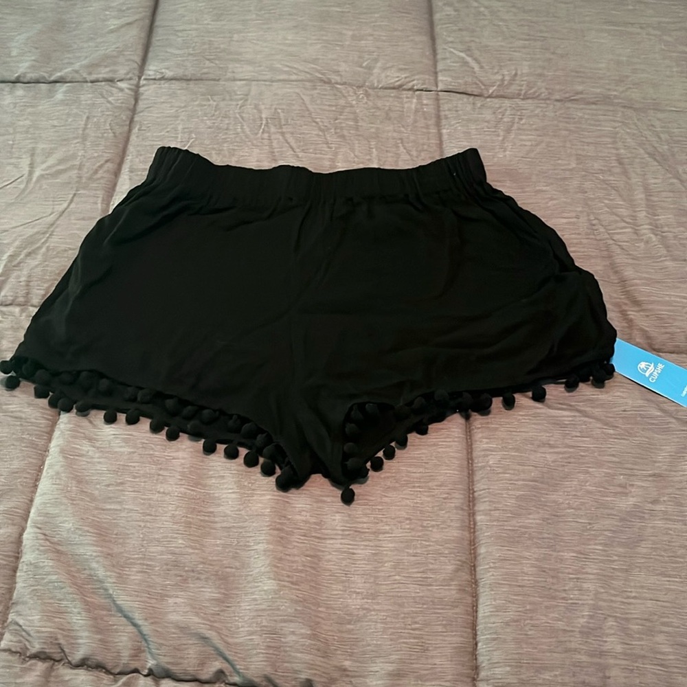 Women’s Cupshe pompom shirts medium NWT!